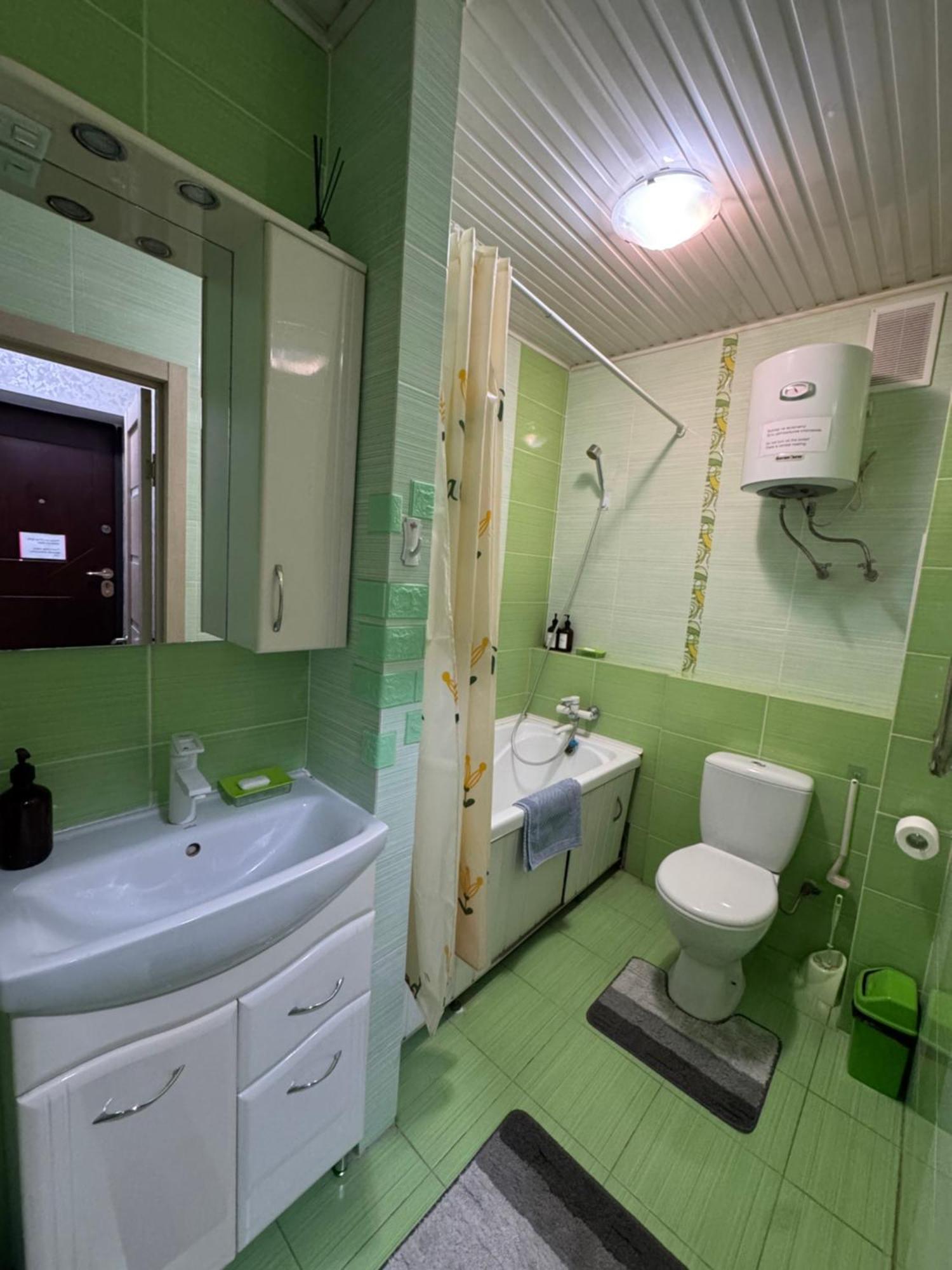 One-Room Apartment Opposite Almaty Airport Turksib Exterior foto